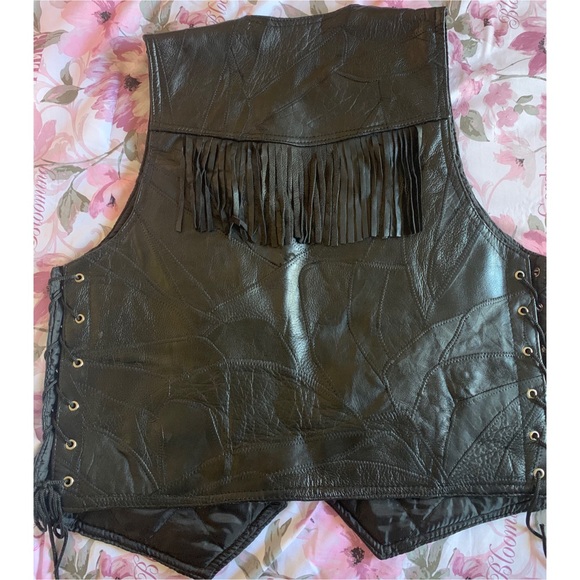 Vest - Picture 2 of 3